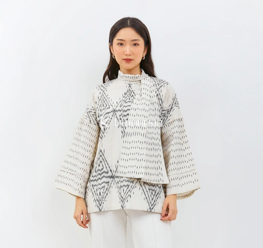 Gayatri Blouse — feminin dan nyaman.